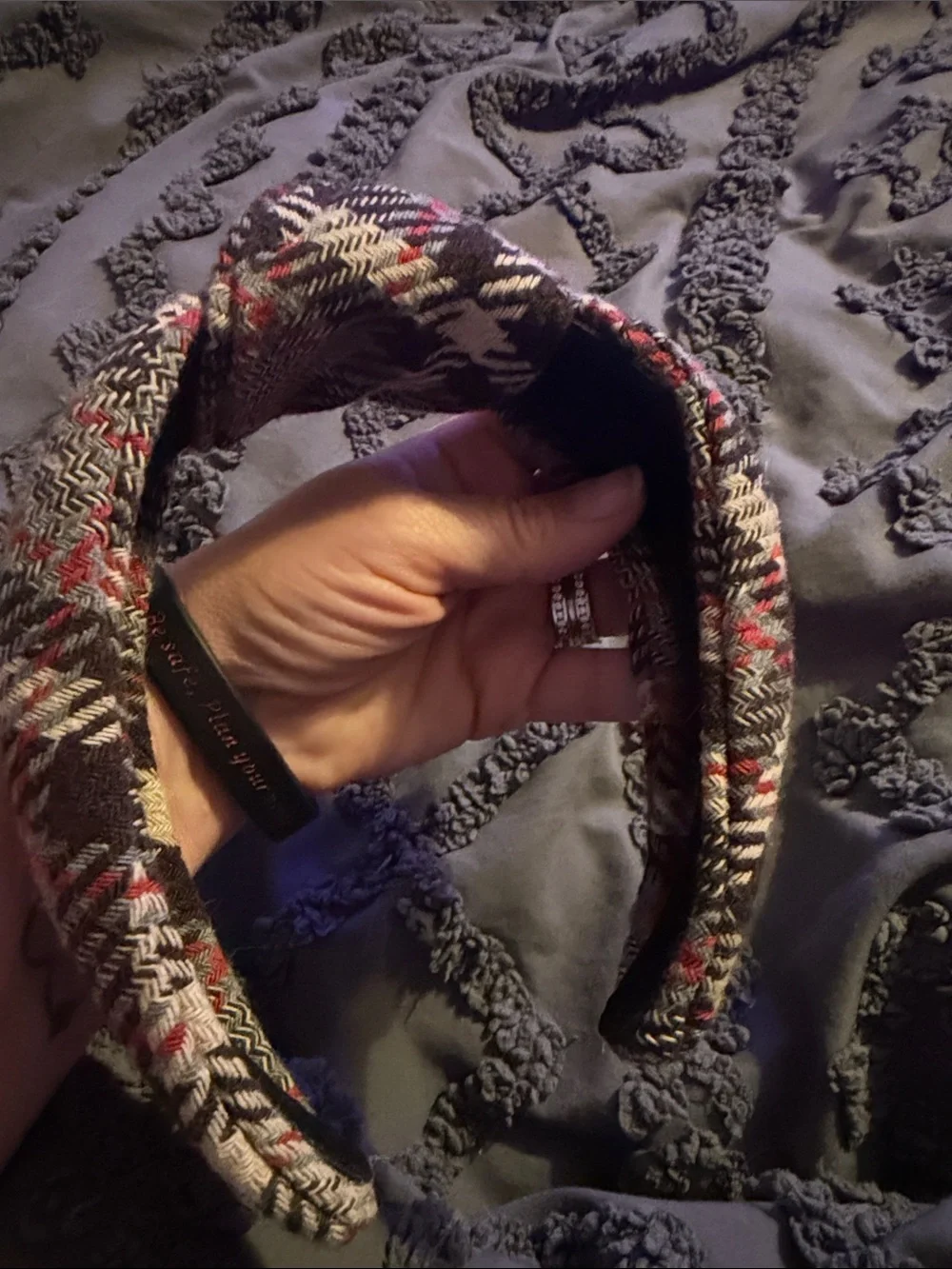 N/A stylish knotted